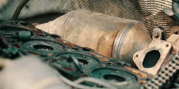 On-vehicle diesel particulate filter cleaning